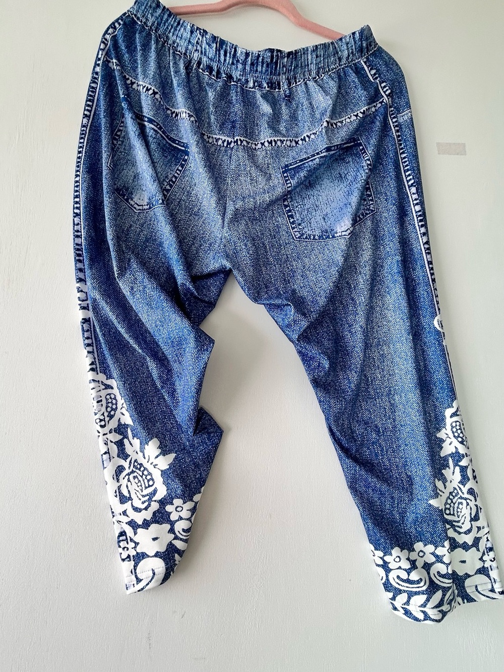 Trompe L'oeil Printed Denim Look Cropped Leggings White Floral Lace Trim - Picture 6 of 10